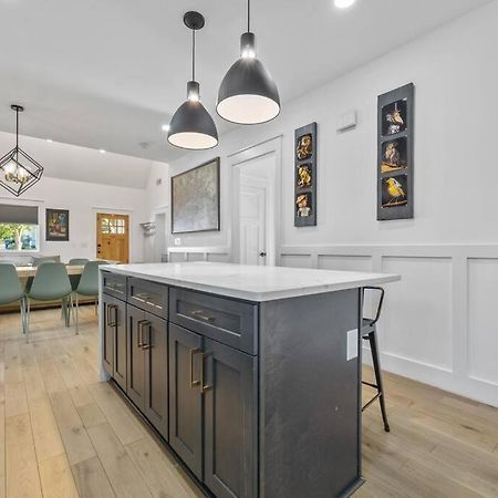 Designer Home: King Beds, Luxe Bath+Free Parking! Atlanta Ngoại thất bức ảnh