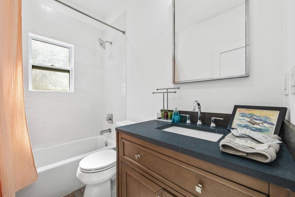 Designer Home: King Beds, Luxe Bath+Free Parking! Atlanta Ngoại thất bức ảnh